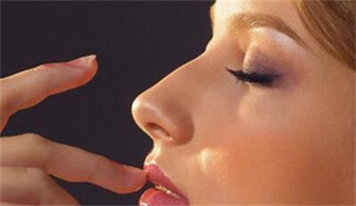 硅膠隆鼻可以維持多少年？隆鼻的效果是永久的嗎？